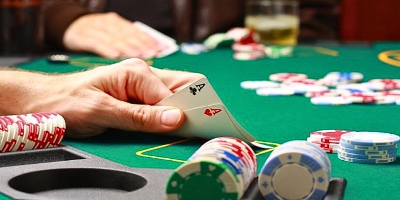 Khám Phá Game Bài Poker – Trò Chơi Hấp Dẫn Từ Chiến Thuật 2 Các loại biến thể thường gặp trong game bài Poker